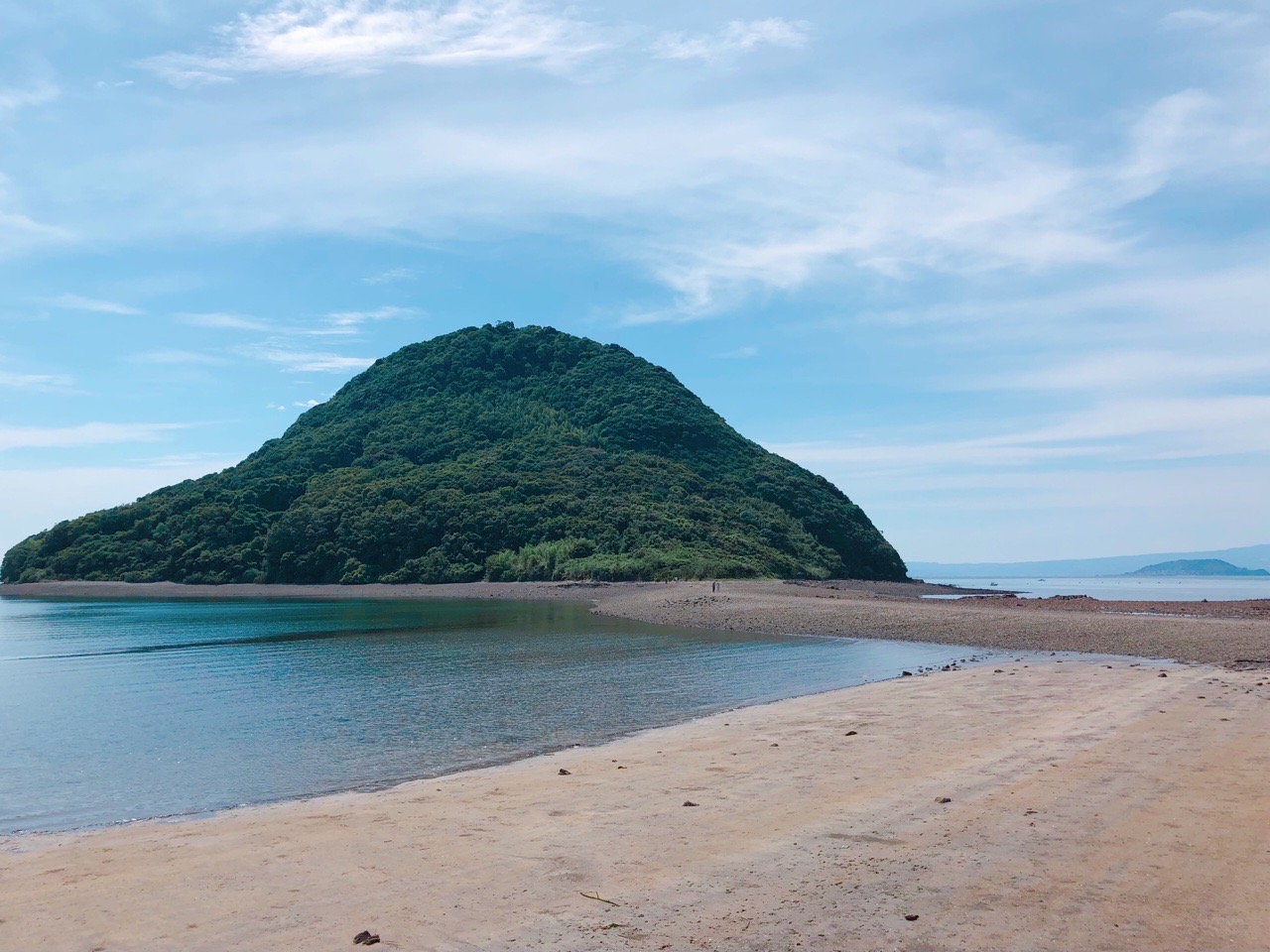 高杢島 干潮時のみ渡れる島 天草のモンサンミッシェルを見に行こう 上天草 九州 旅行 観光情報なら 九州旅行ナビ